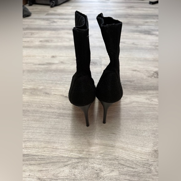 Elegant Black Stiletto Ankle Boots - Picture 3 of 6